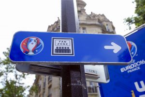 A general view of a sign directing fans to the fanzone, Paris. The 2016 UEFA European Championships kick off in the French capital on Friday 10th June. Photo : Mike Egerton / PA Images / Icon Sport