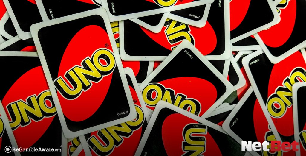 Uno card game 