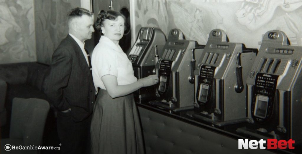 history of classic slot machines